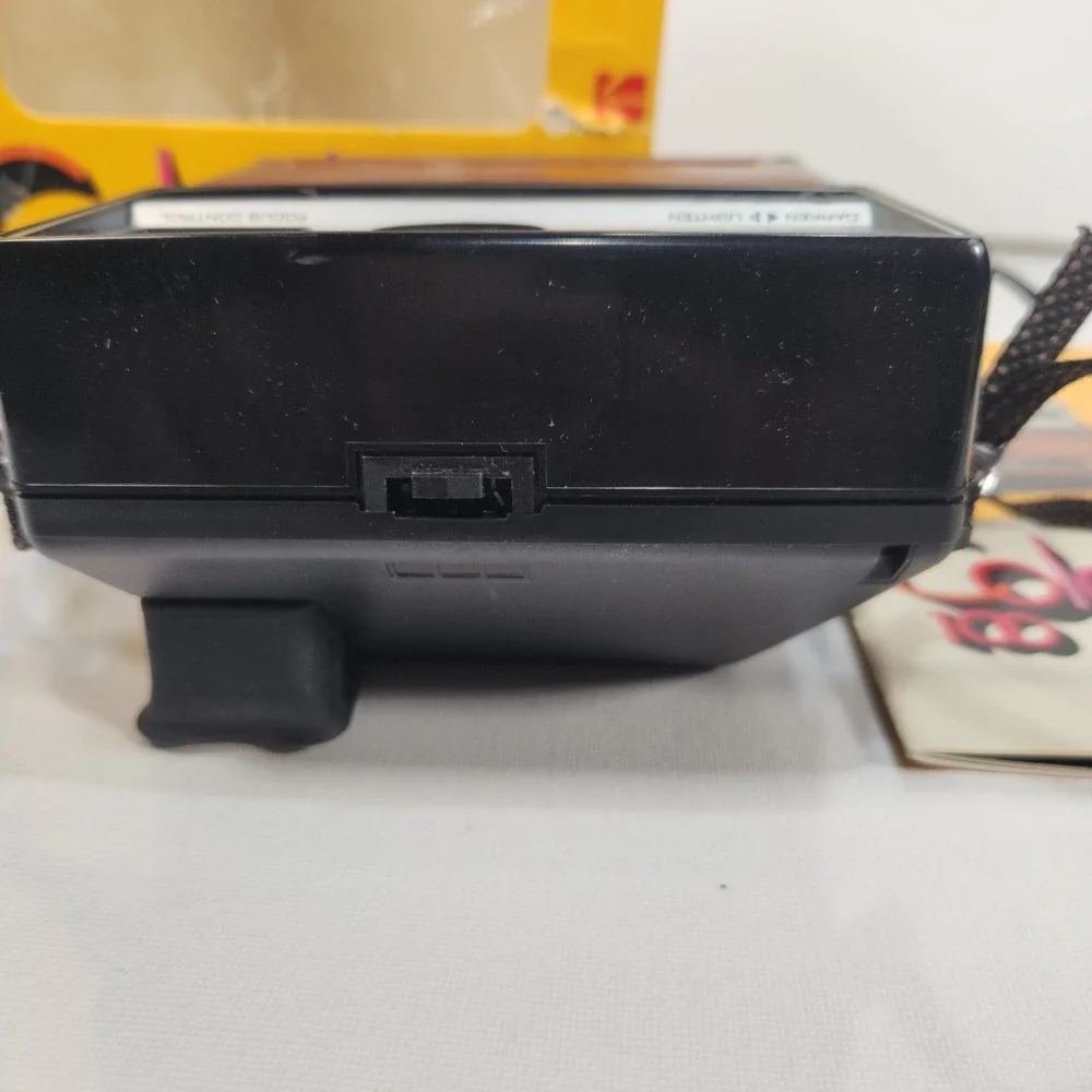 Vintage 1978 Kodak Colorburst 100 Instant Camera w/ Box and Manual‎